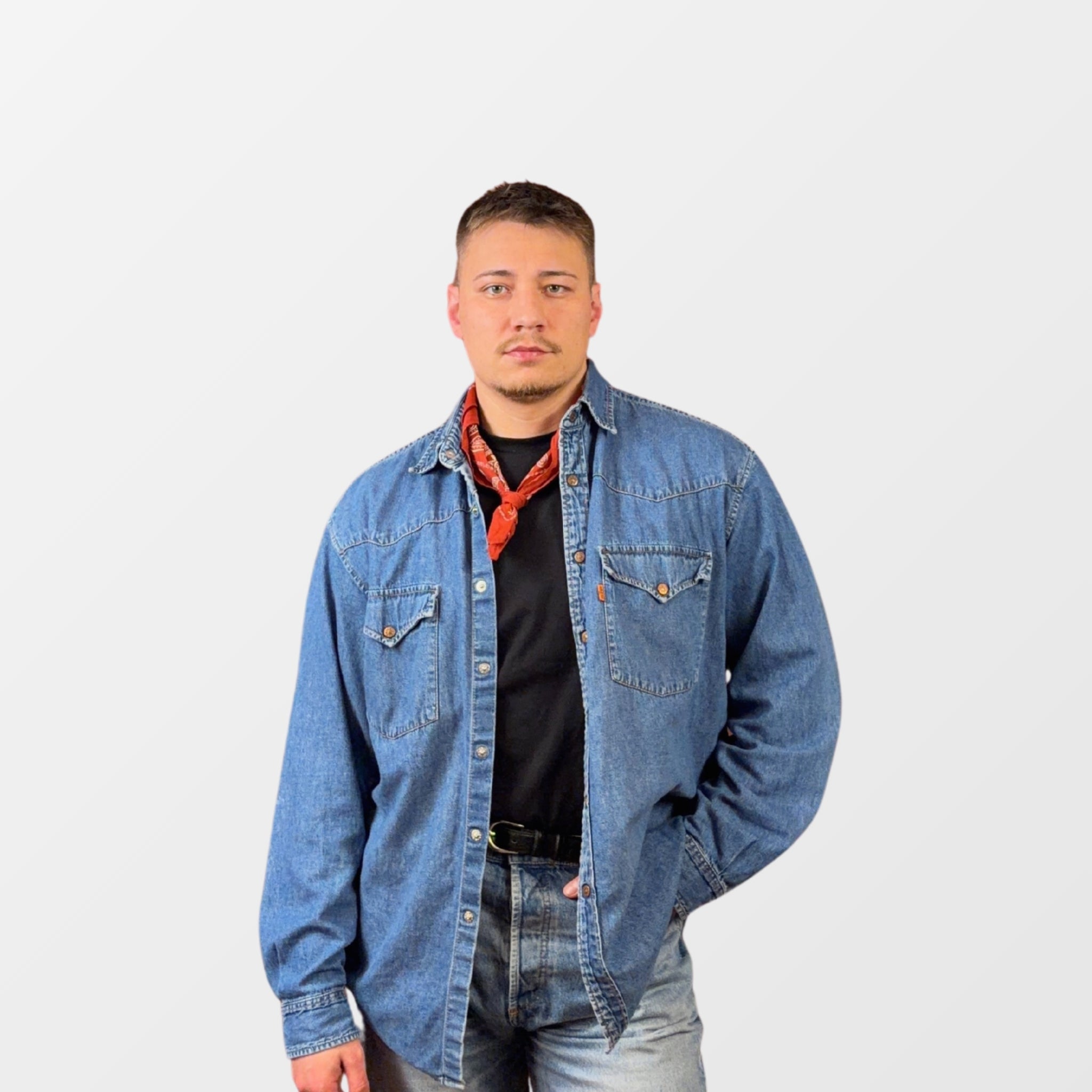 Vintage Denim Shirt – 90s-Orange Tab– Frontansicht – Model-Fehsenfeld Vintage Archiv